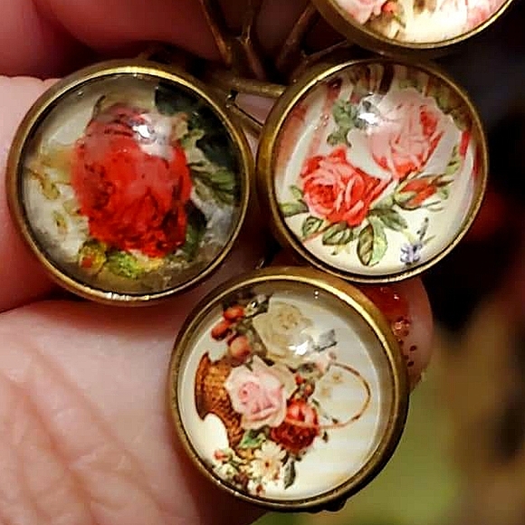 Choice of 5 pink 🌹 cabachon rings 12mm. - Picture 3 of 4